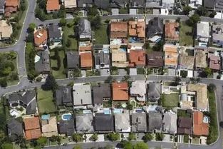 上海房貸增速連續(xù)六個(gè)月下降，5月開發(fā)貸持續(xù)回暖，房地產(chǎn)市場呈現(xiàn)結(jié)構(gòu)性分化